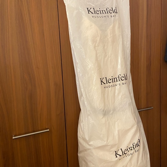 Isabelle Armstrong Kleinfields designer silk wedding dress - Picture 5 of 16